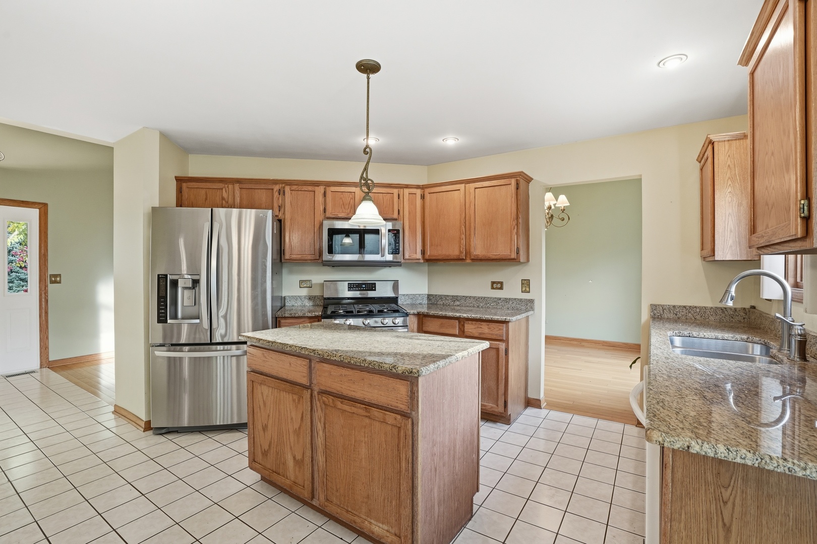 9312 S 77th Court, Hickory Hills, IL 60457