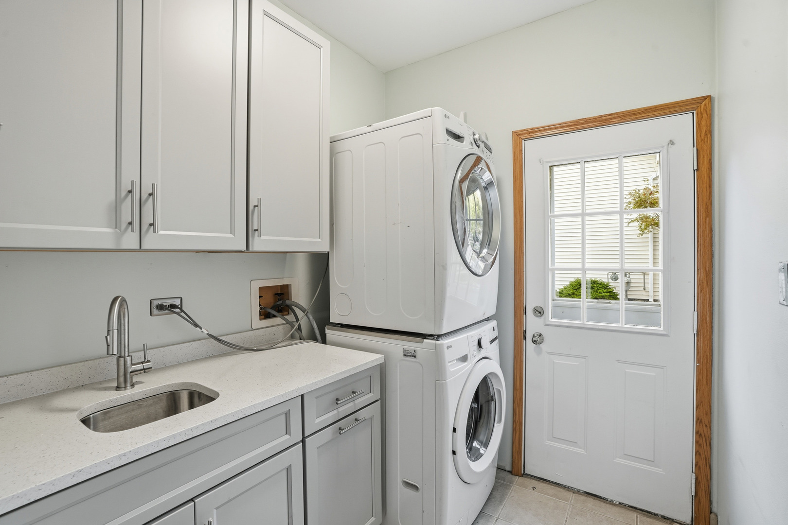 9312 S 77th Court, Hickory Hills, IL 60457