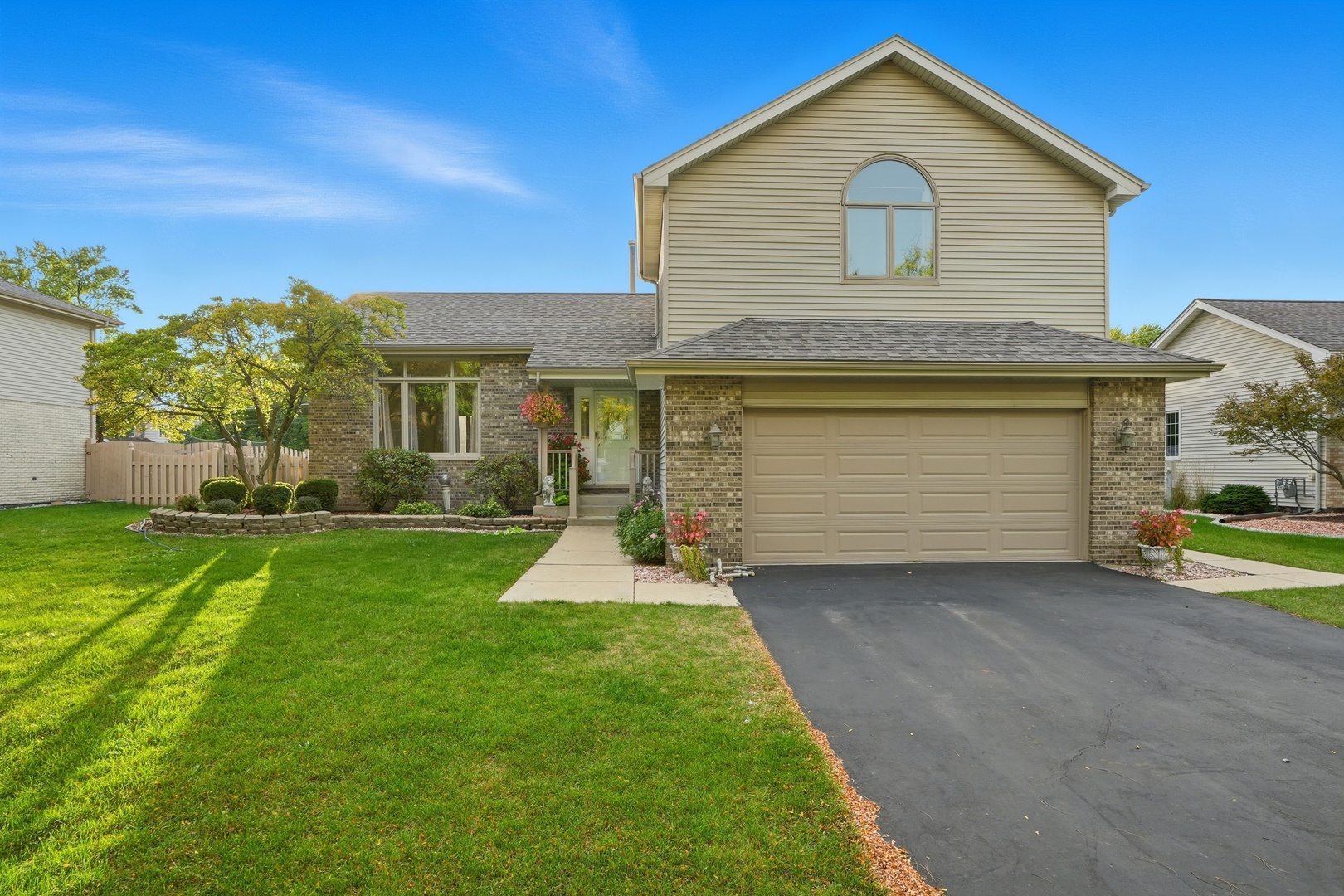 9312 S 77th Court, Hickory Hills, IL 60457