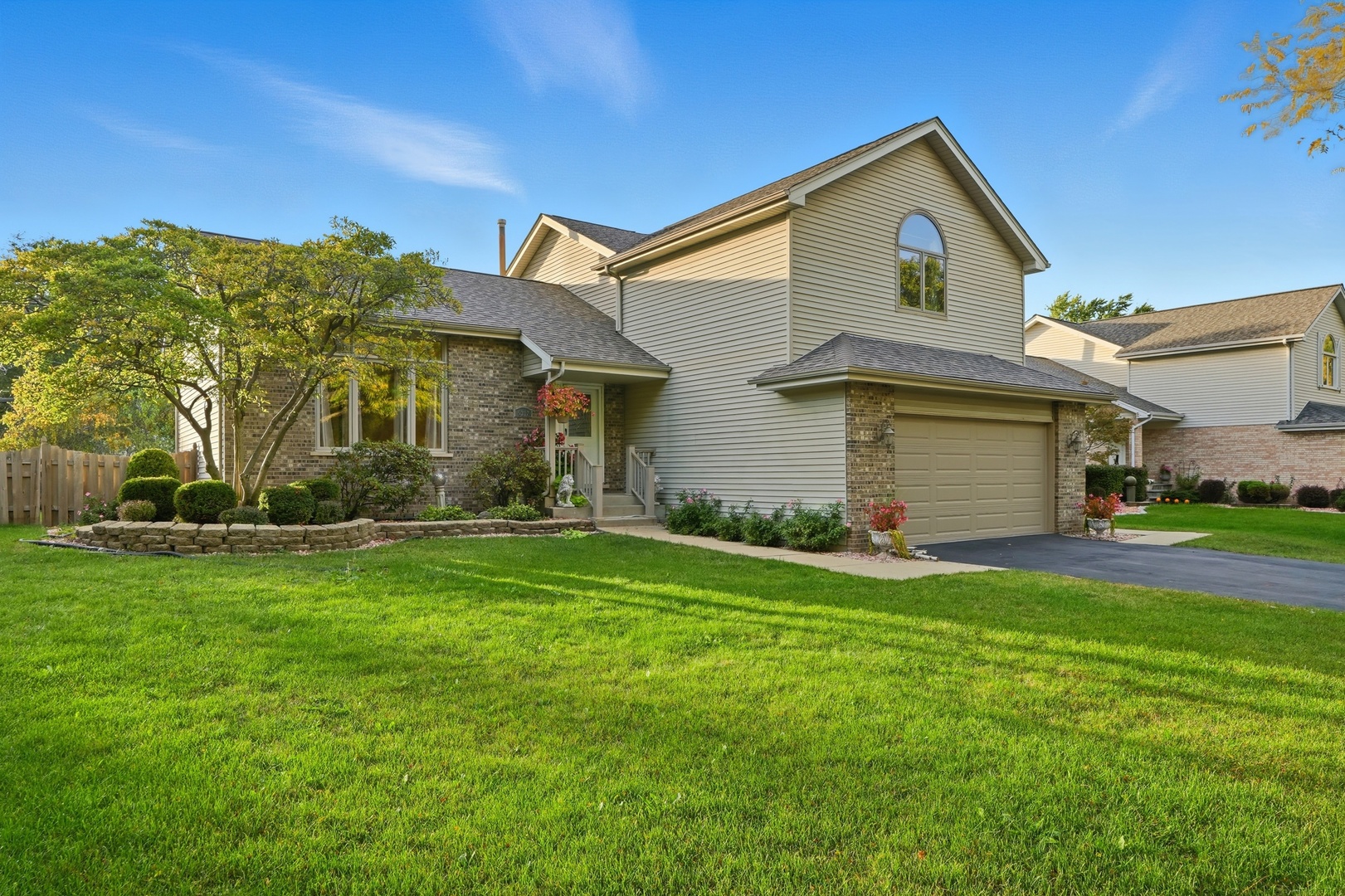 9312 S 77th Court, Hickory Hills, IL 60457