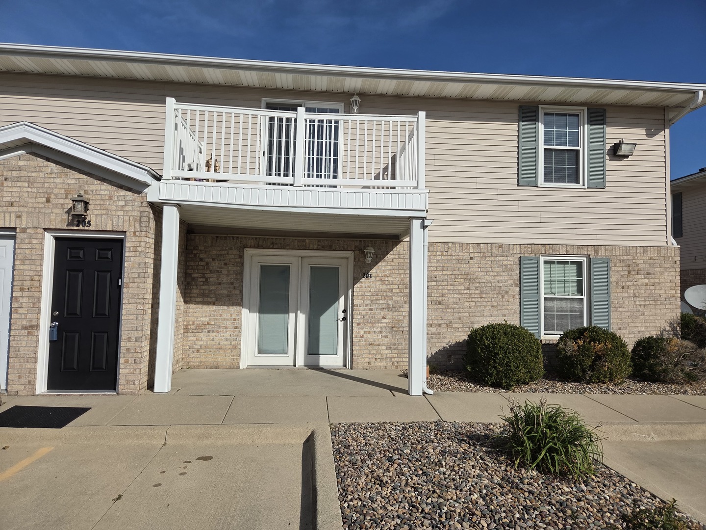 1040 Ekstam Drive #205, Bloomington, IL 61704