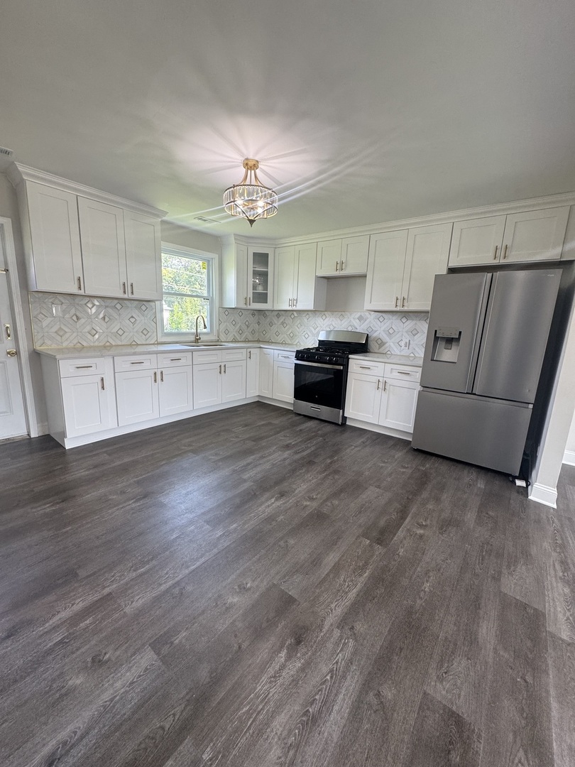 7940 W 71st Street, Bridgeview, IL 60455