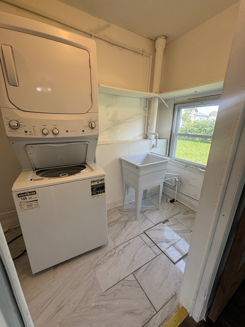 7940 W 71st Street, Bridgeview, IL 60455