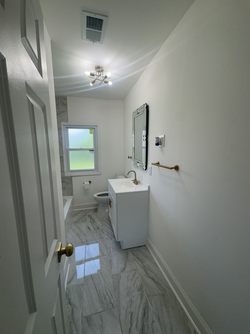 7940 W 71st Street, Bridgeview, IL 60455