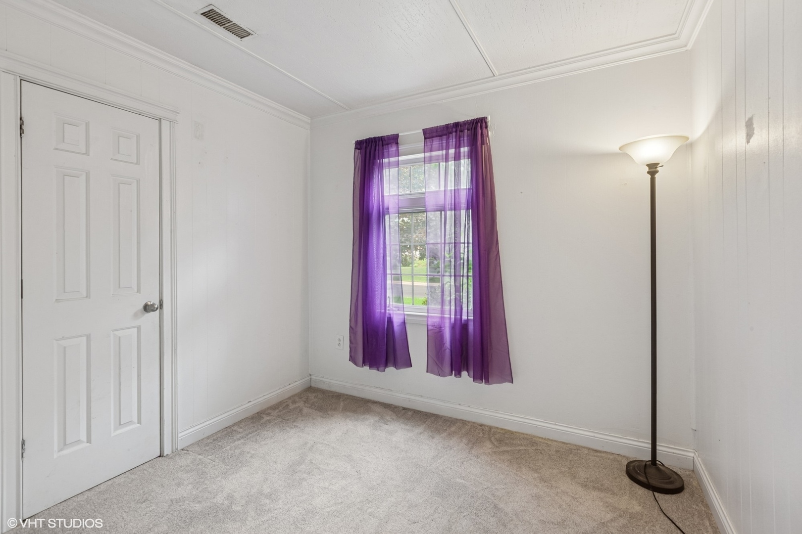 27 Ridge Circle, Streamwood, IL 60107