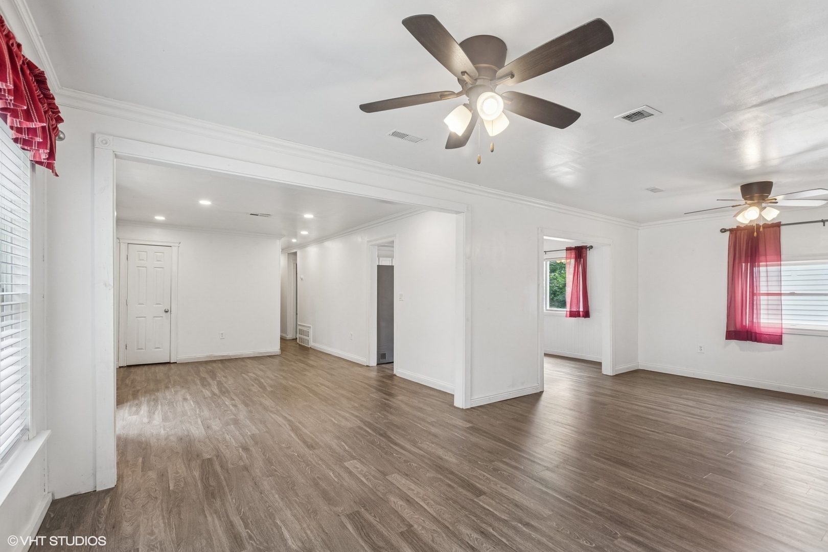 27 Ridge Circle, Streamwood, IL 60107