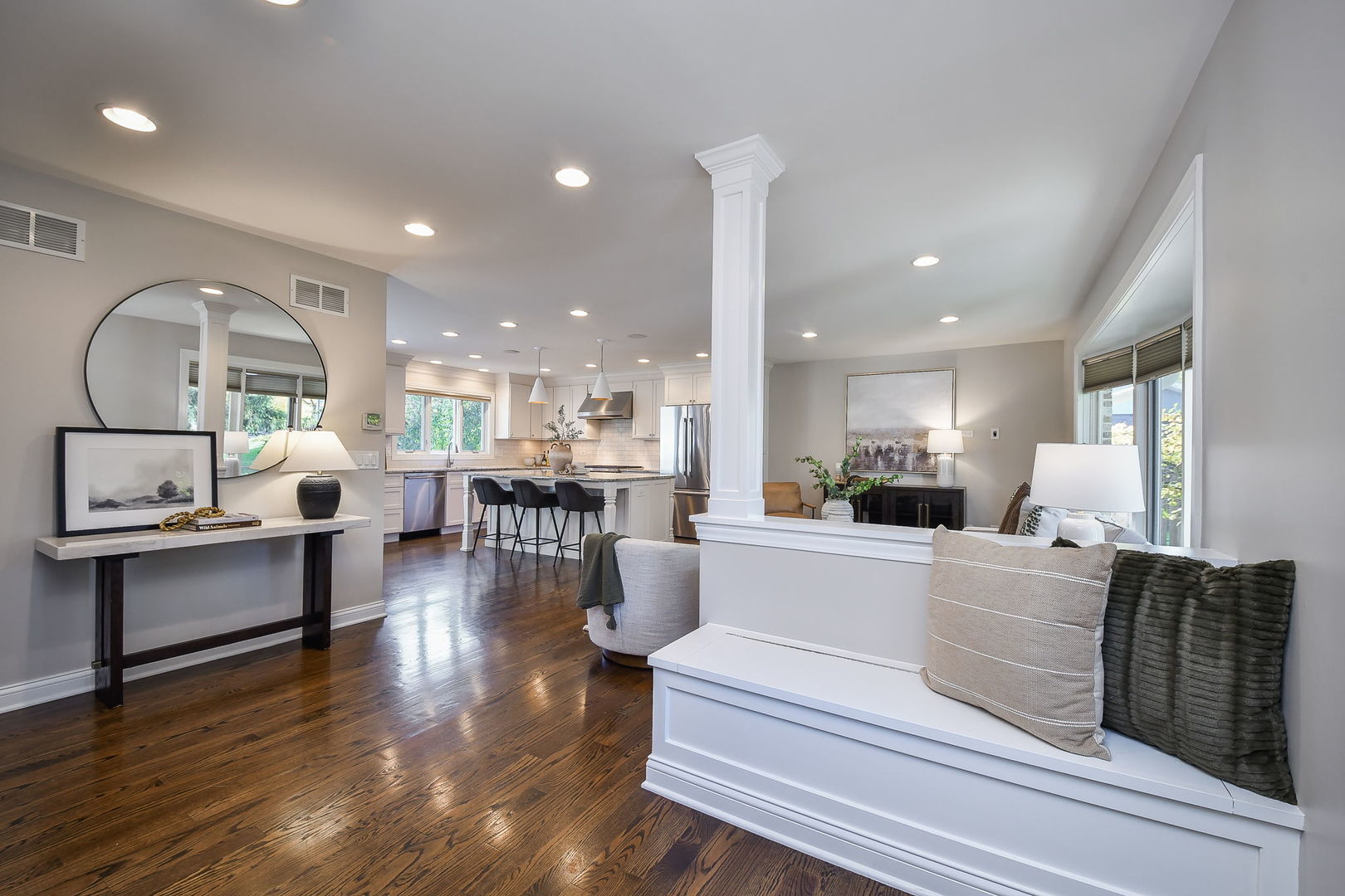 4733 ROSLYN Road, Downers Grove, IL 60515