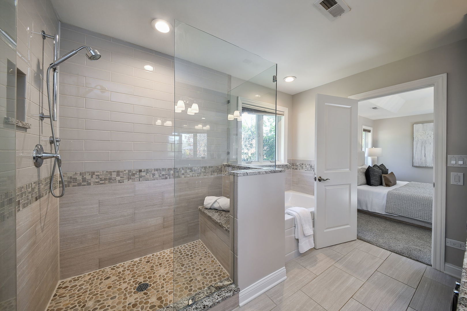 4733 ROSLYN Road, Downers Grove, IL 60515