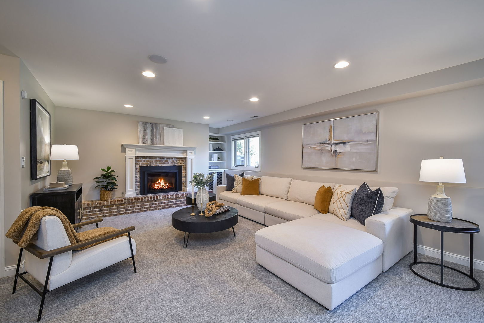 4733 ROSLYN Road, Downers Grove, IL 60515