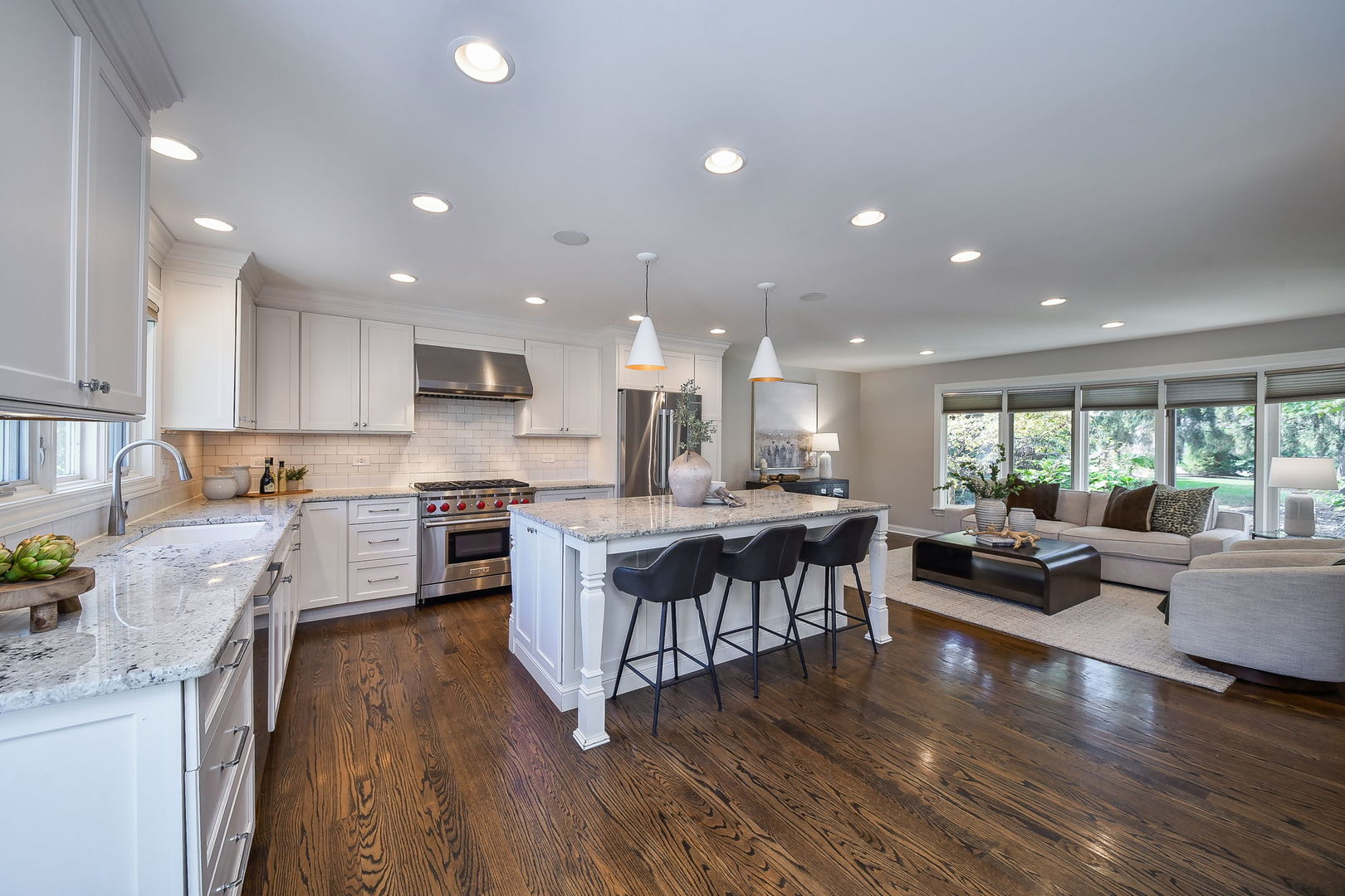 4733 ROSLYN Road, Downers Grove, IL 60515