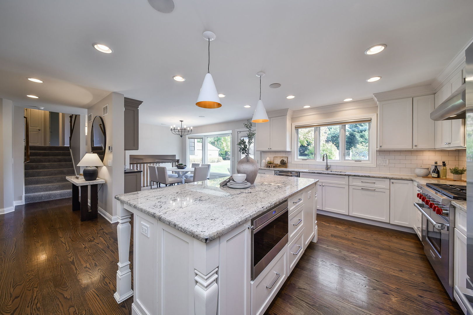 4733 ROSLYN Road, Downers Grove, IL 60515