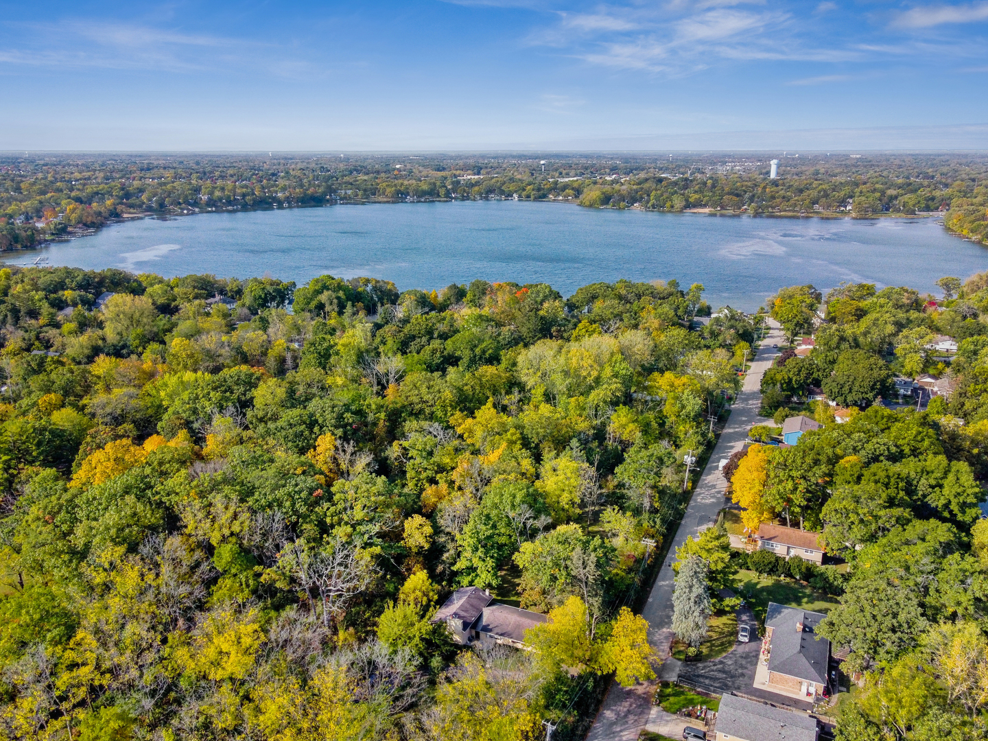 1068 N Hainesville Road, Round Lake, IL 60073