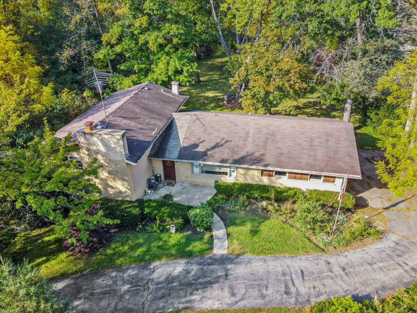 1068 N Hainesville Road, Round Lake, IL 60073