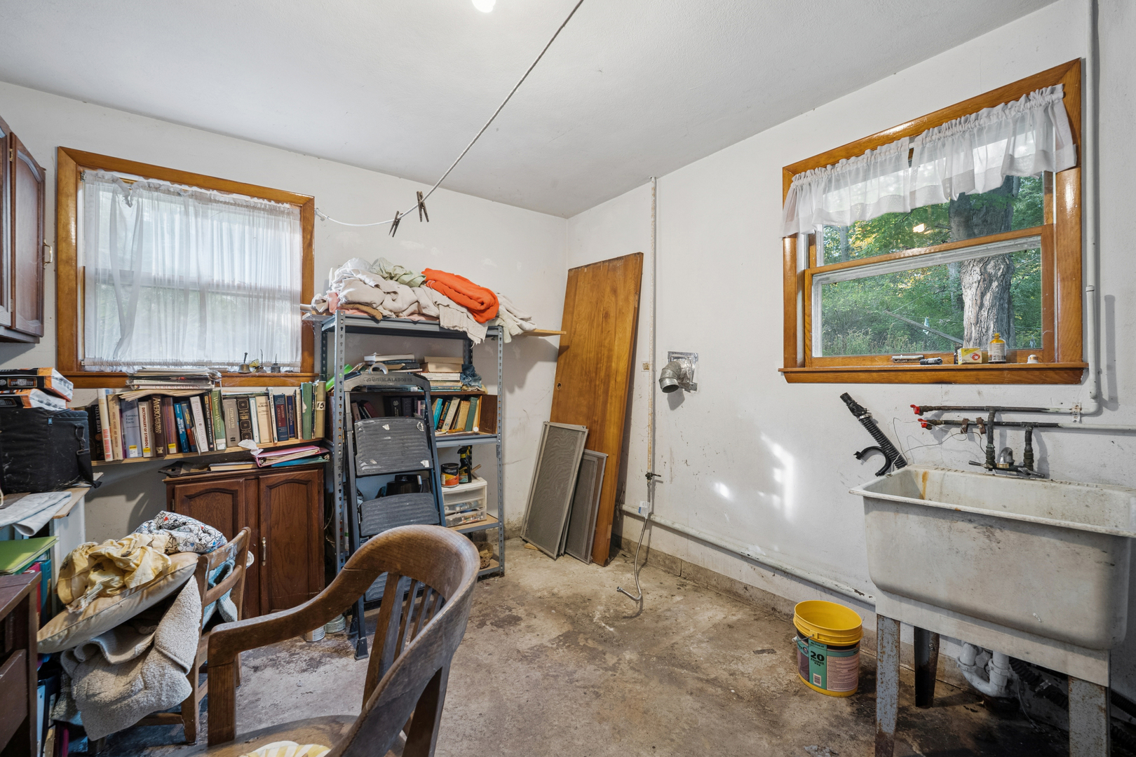 1068 N Hainesville Road, Round Lake, IL 60073