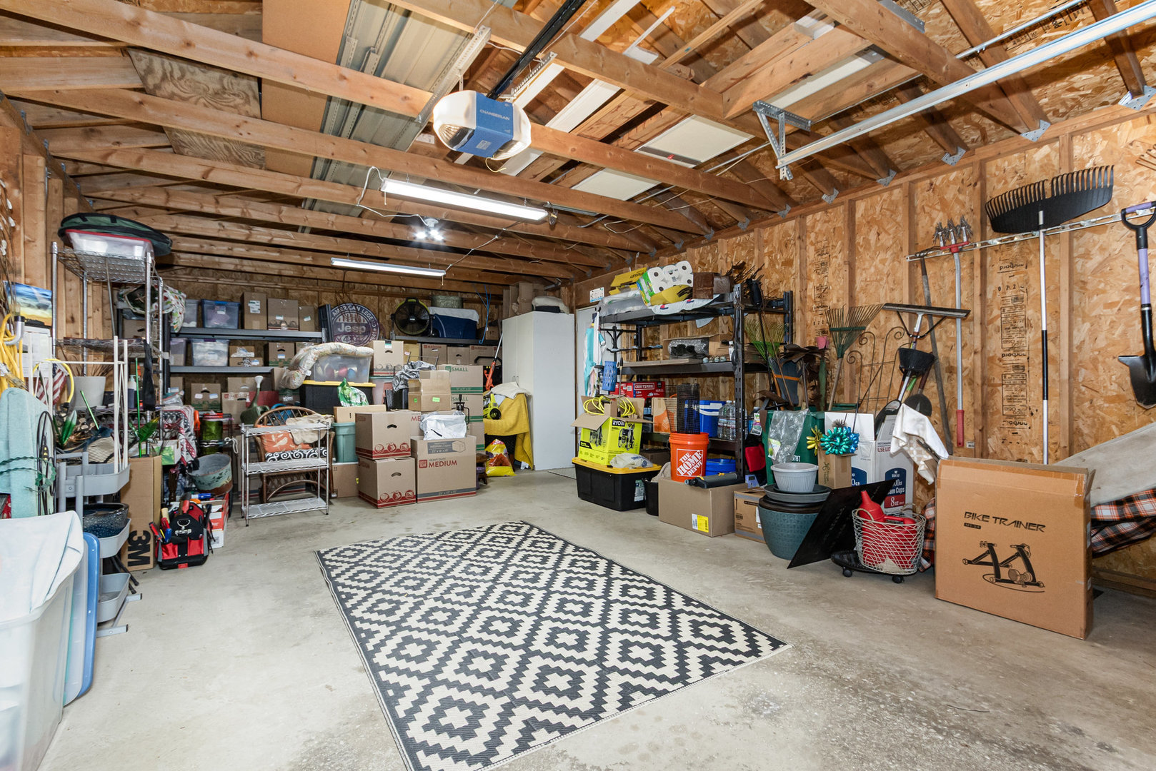 17 E Charles Street, Plano, IL 60545