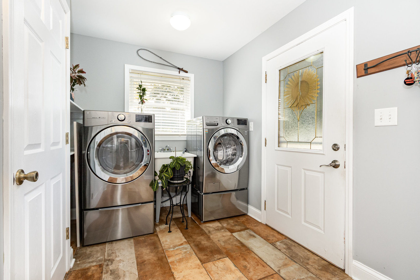 17 E Charles Street, Plano, IL 60545