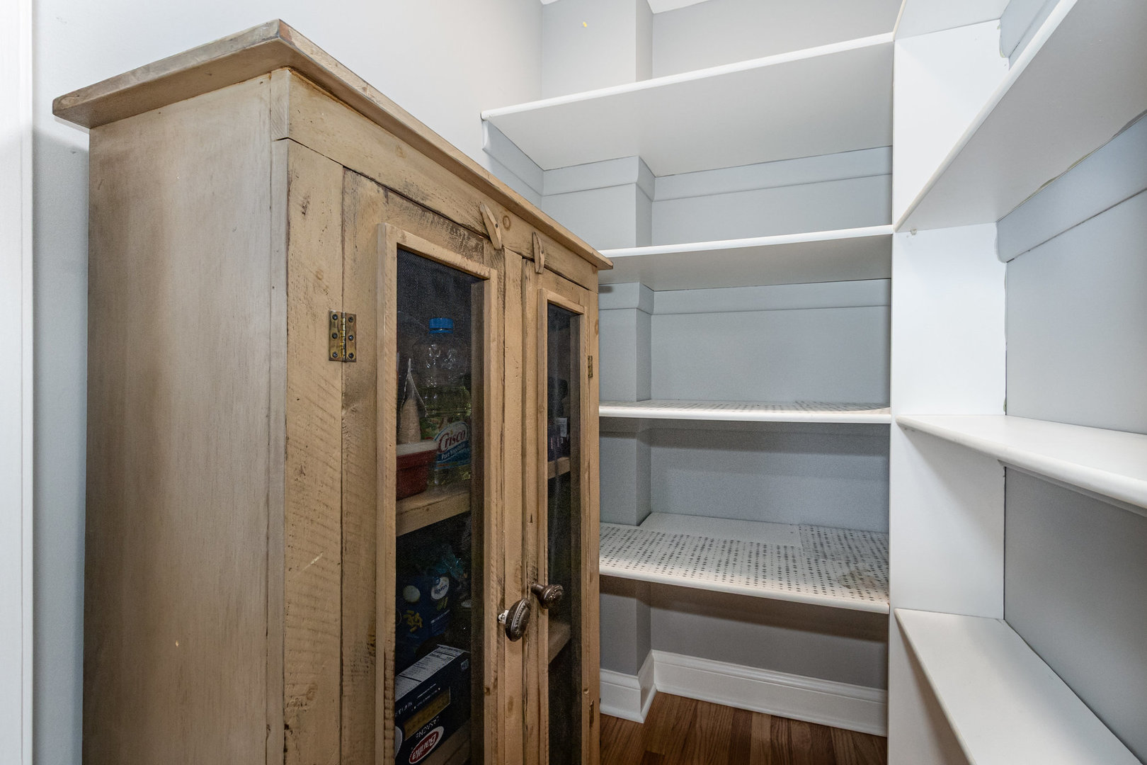 17 E Charles Street, Plano, IL 60545