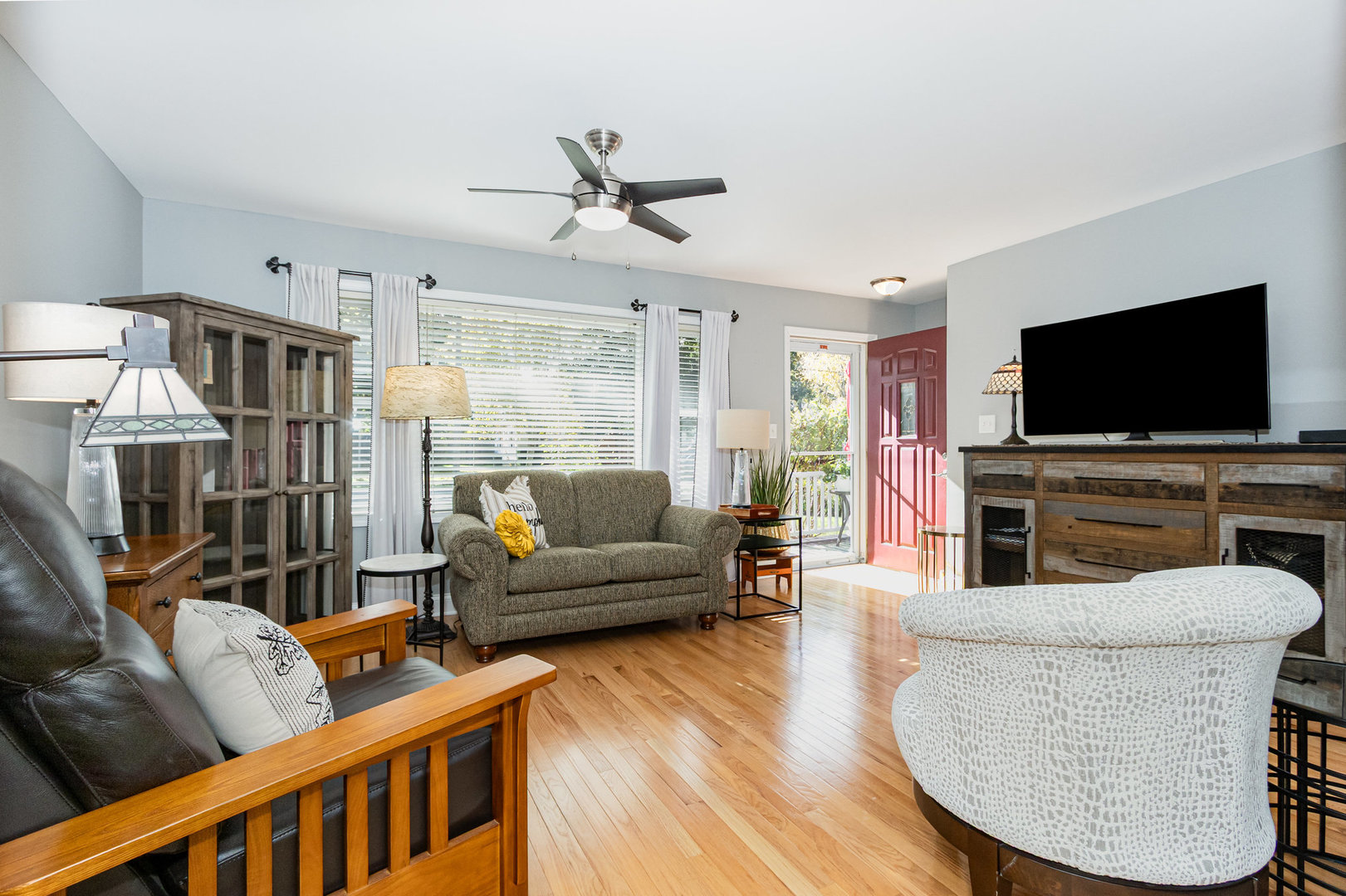 17 E Charles Street, Plano, IL 60545