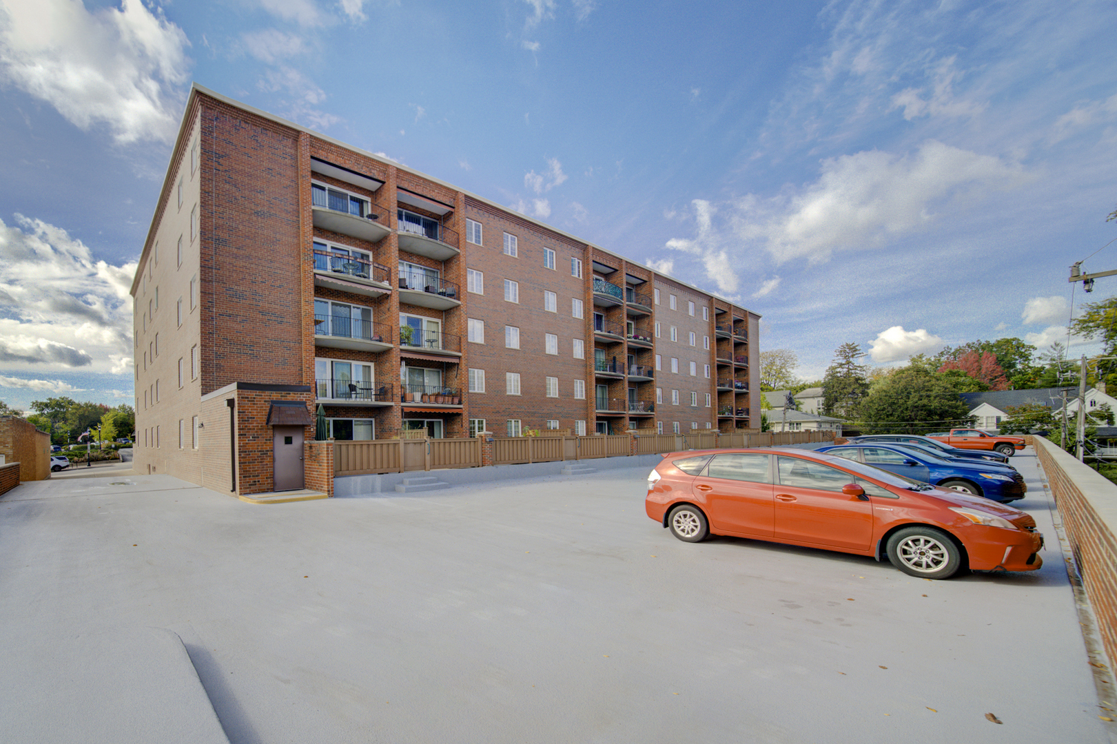 515 N Main Street #5F-S, Glen Ellyn, IL 60137