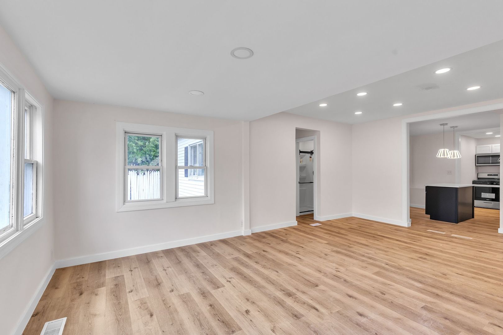 313 Grand Boulevard, Loves Park, IL 61111