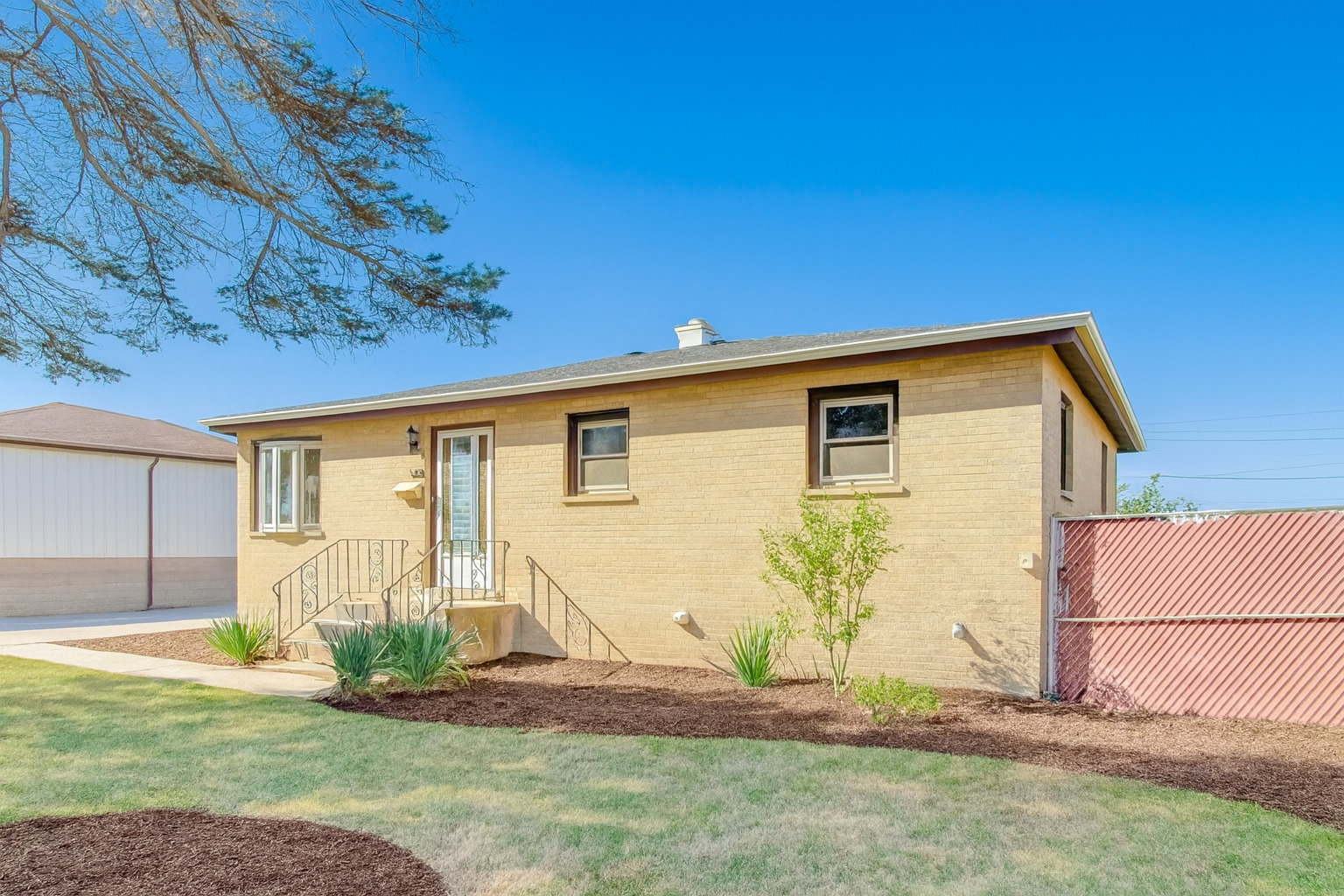 542 Memory Lane, Addison, IL 60101