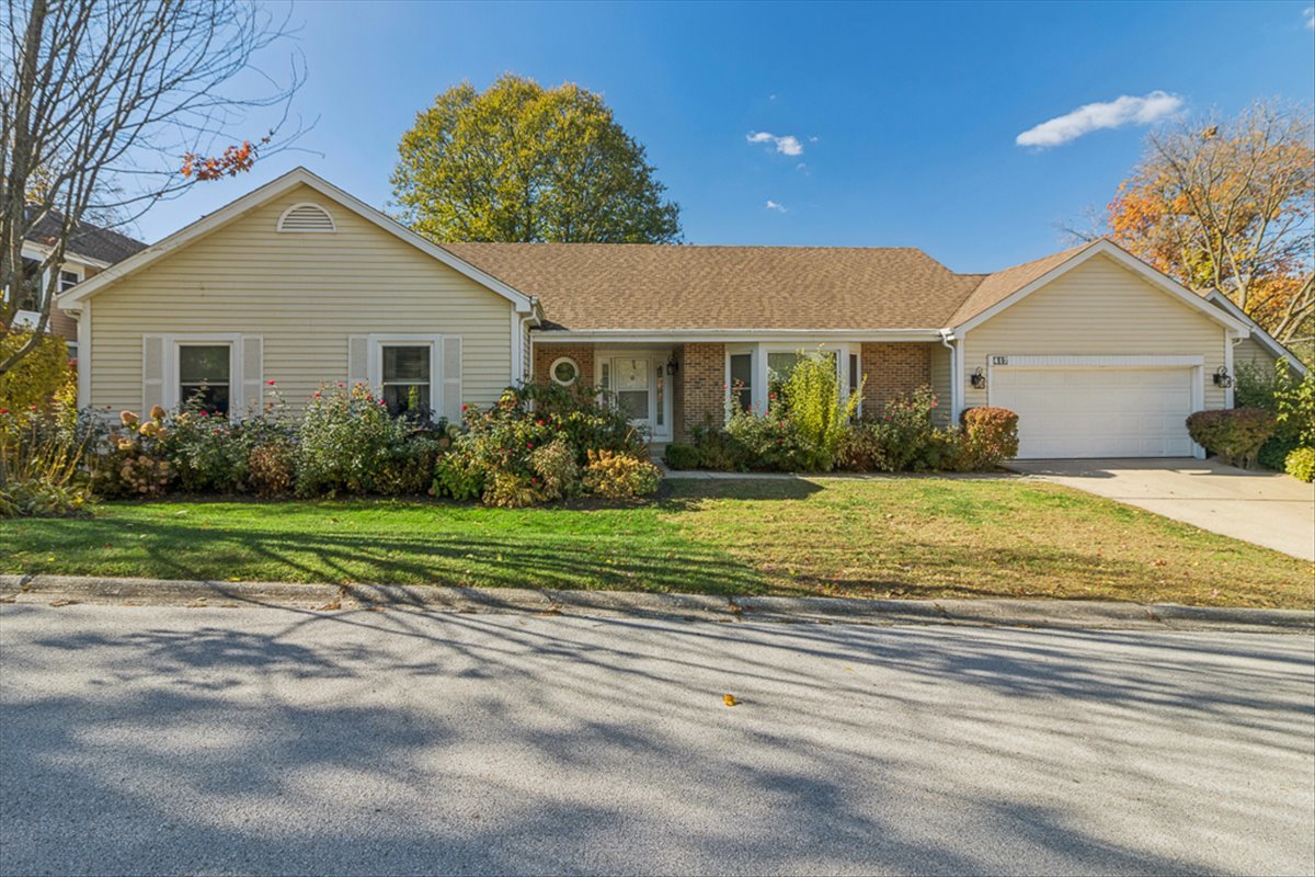 417 River Bluff Circle, Naperville, IL 60540