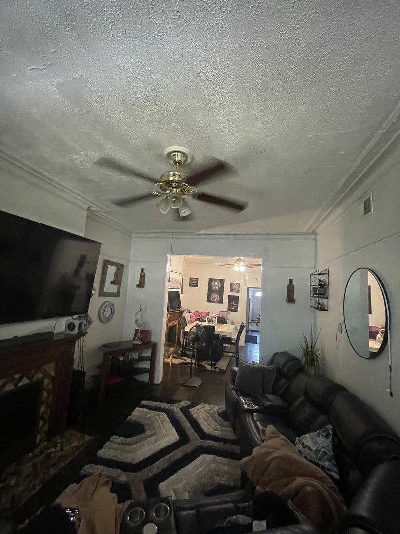 2723 W Washington Boulevard, Chicago, IL 60612