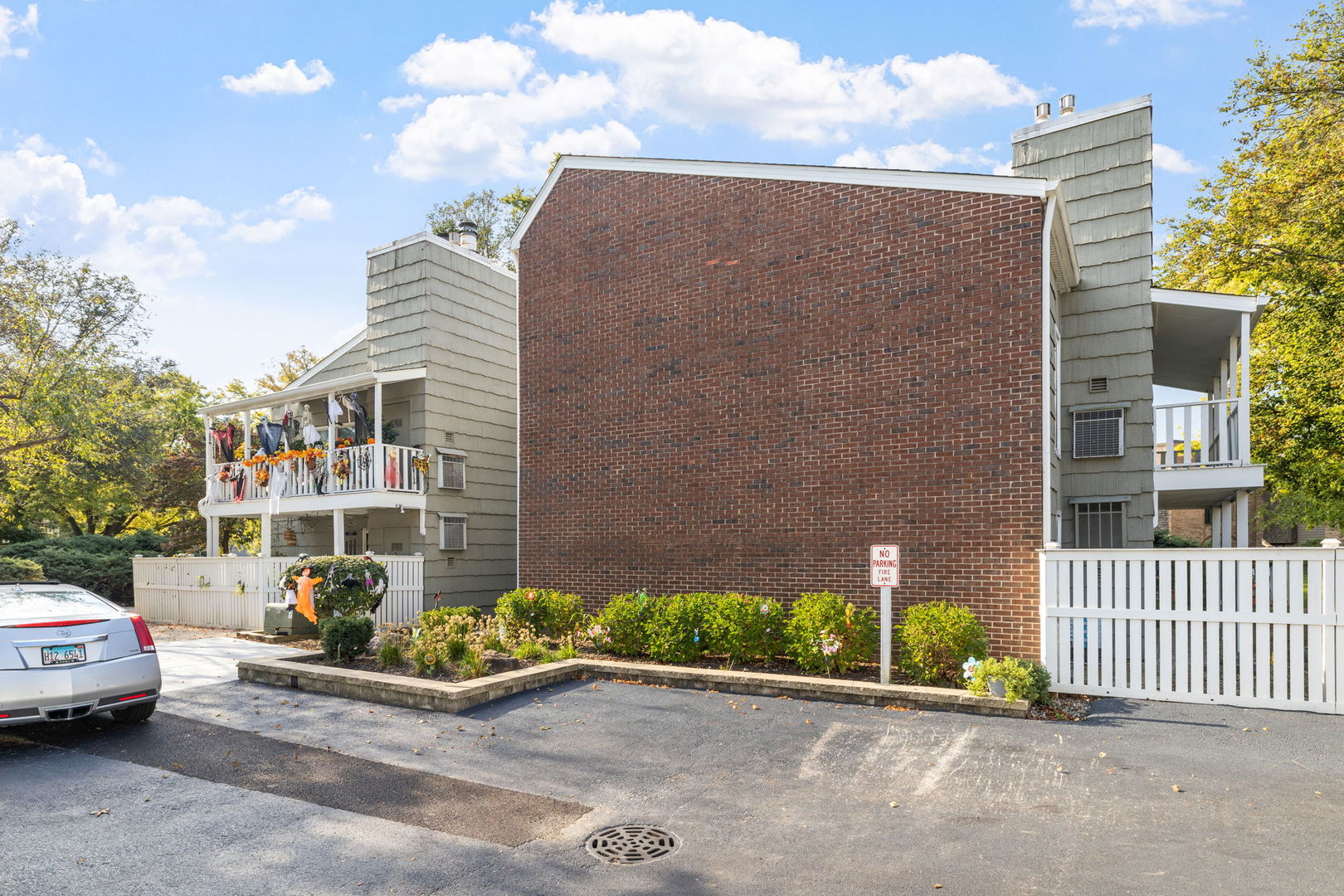 1420 Stonebridge Trail #1-3, Wheaton, IL 60189