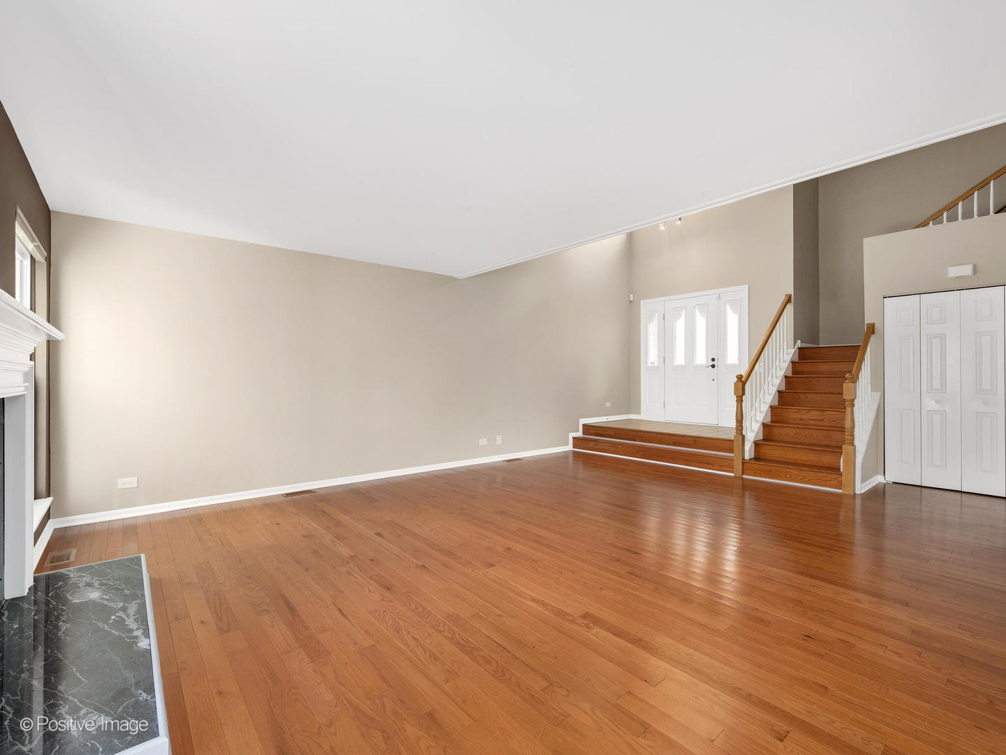 296 LORRAINE Circle, Bloomingdale, IL 60108