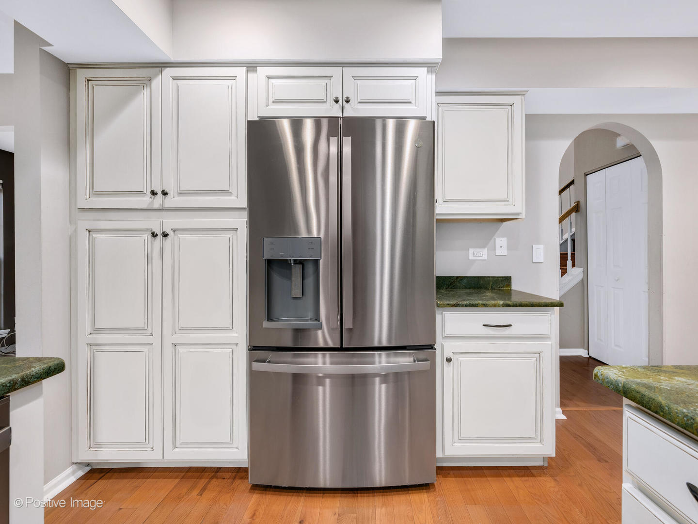 296 LORRAINE Circle, Bloomingdale, IL 60108