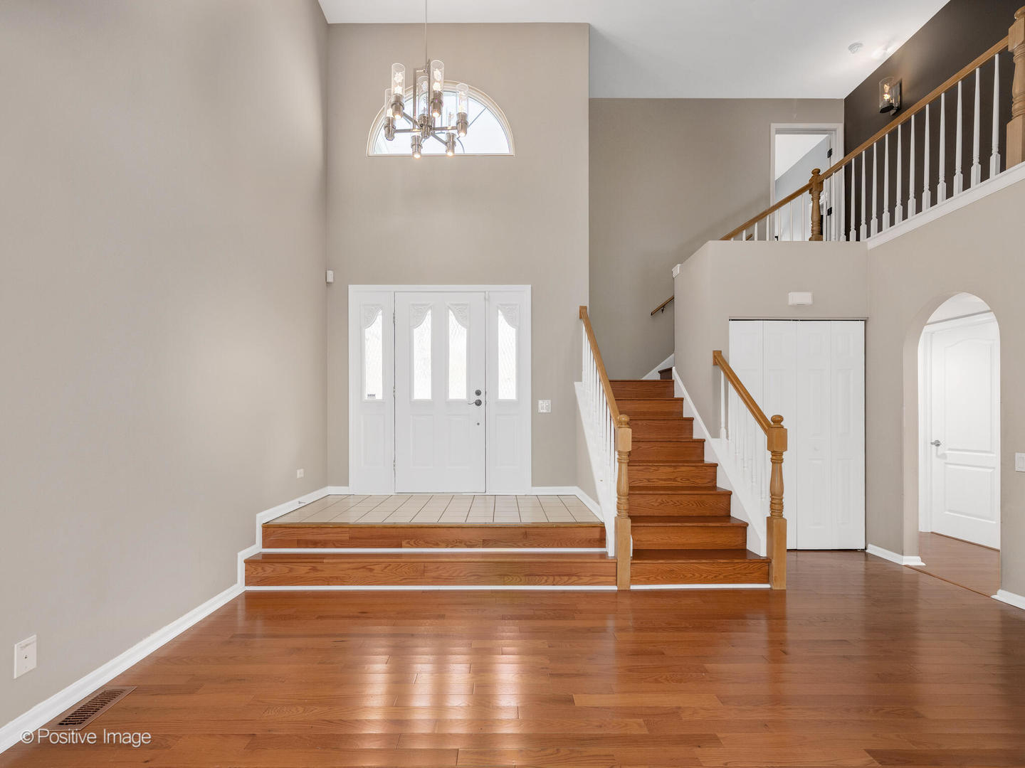 296 LORRAINE Circle, Bloomingdale, IL 60108