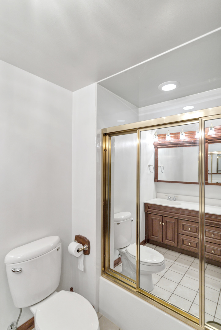 1306 E Best Drive, Arlington Heights, IL 60004