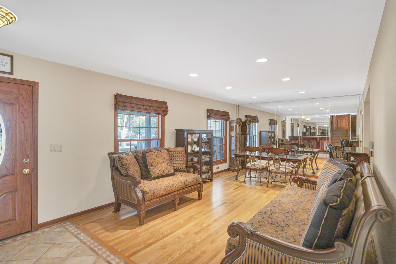 1306 E Best Drive, Arlington Heights, IL 60004