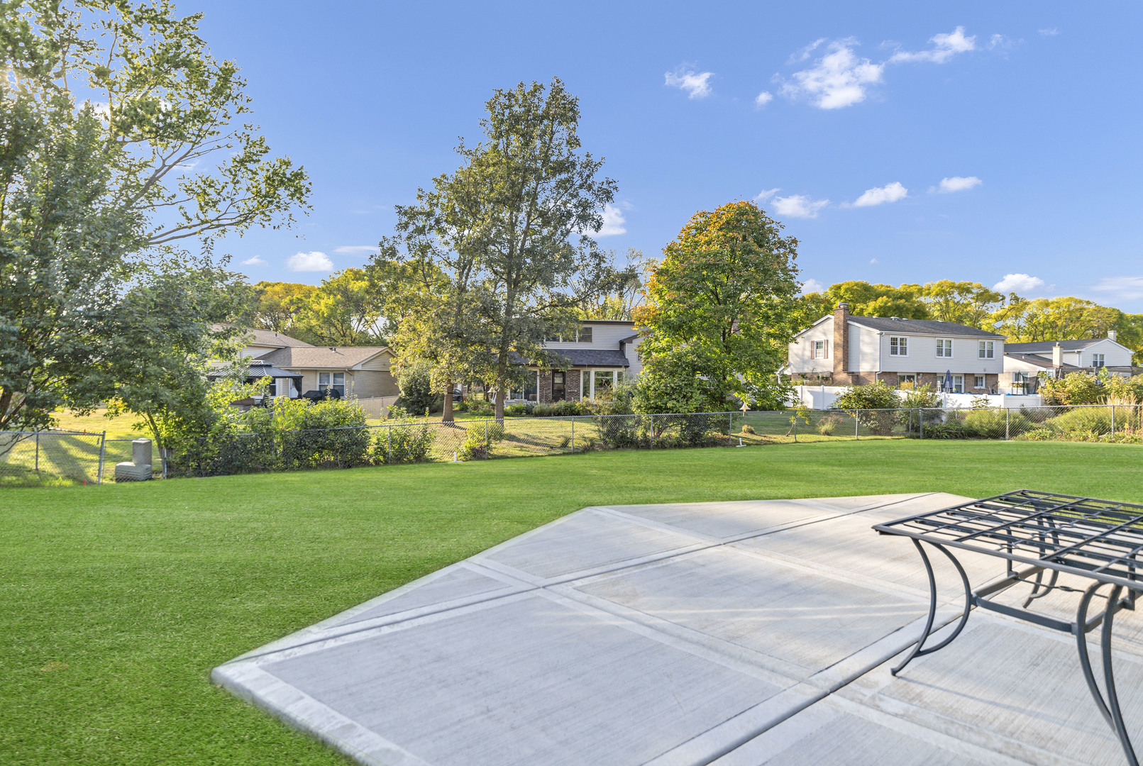 1306 E Best Drive, Arlington Heights, IL 60004