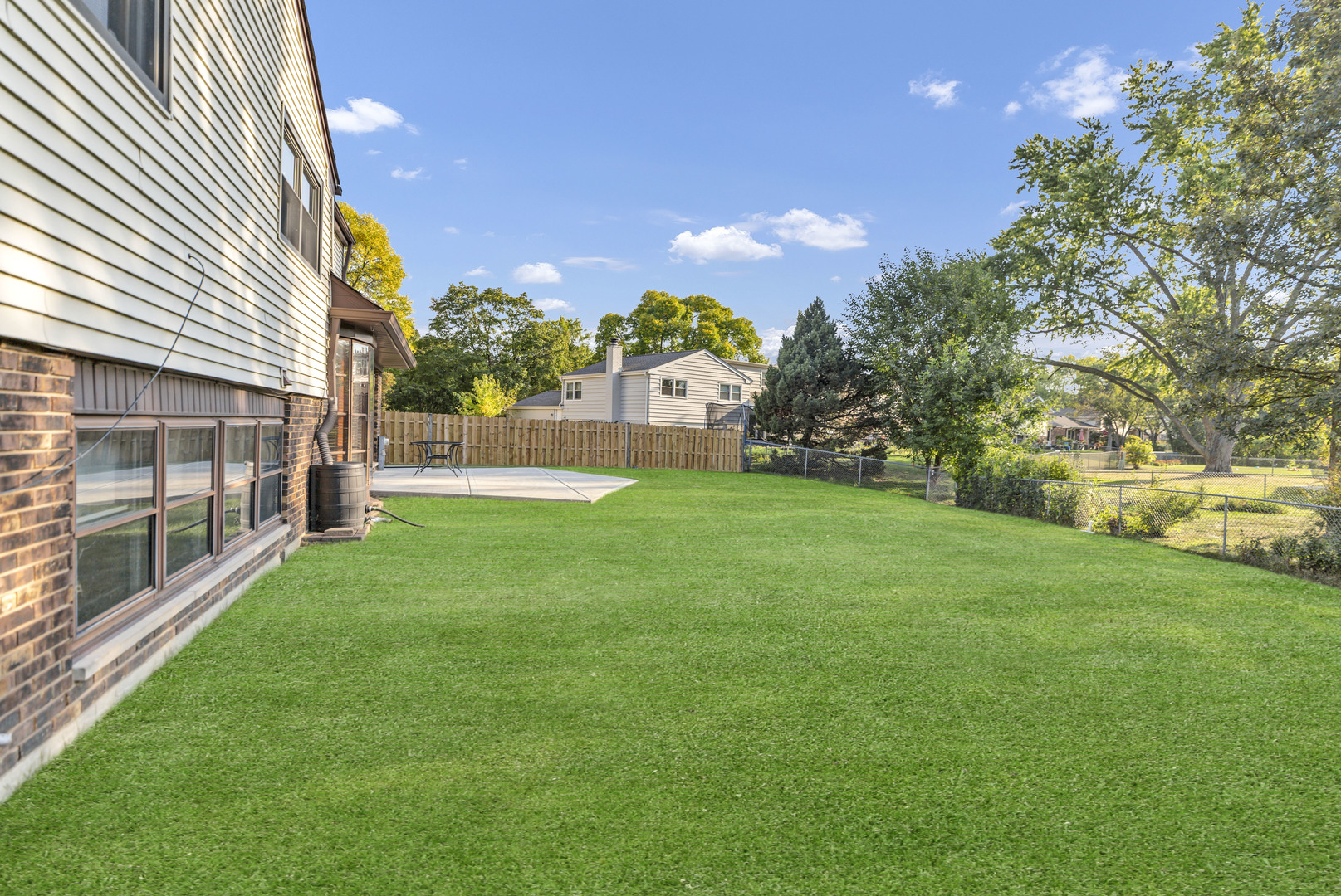 1306 E Best Drive, Arlington Heights, IL 60004