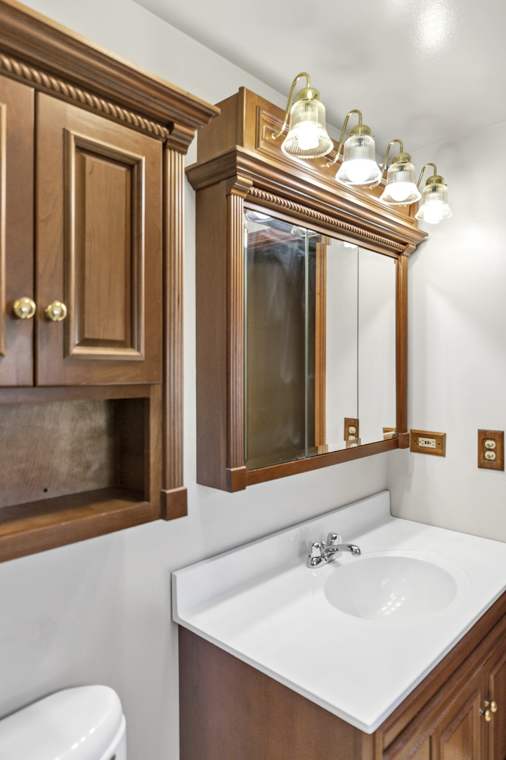 1306 E Best Drive, Arlington Heights, IL 60004