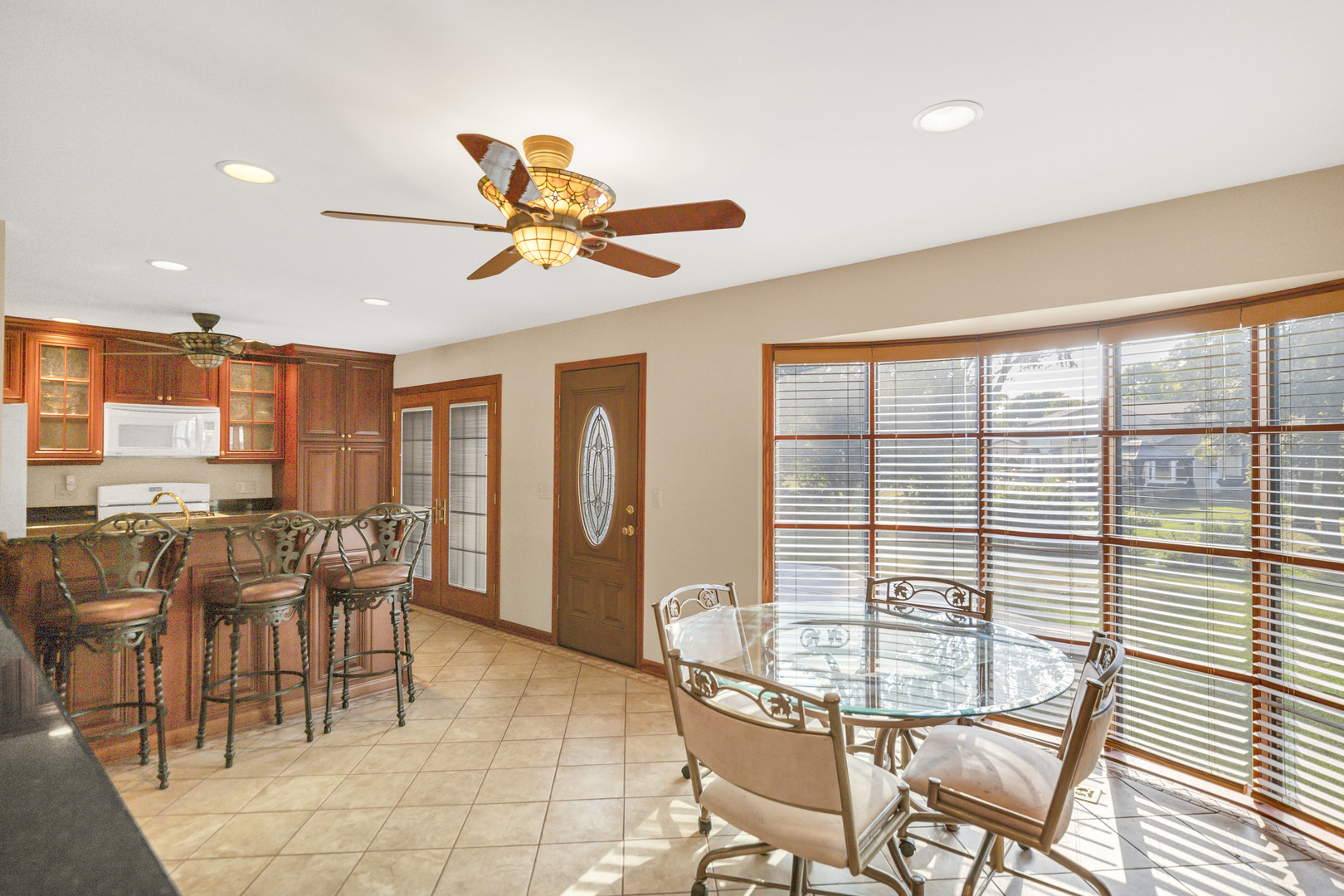 1306 E Best Drive, Arlington Heights, IL 60004