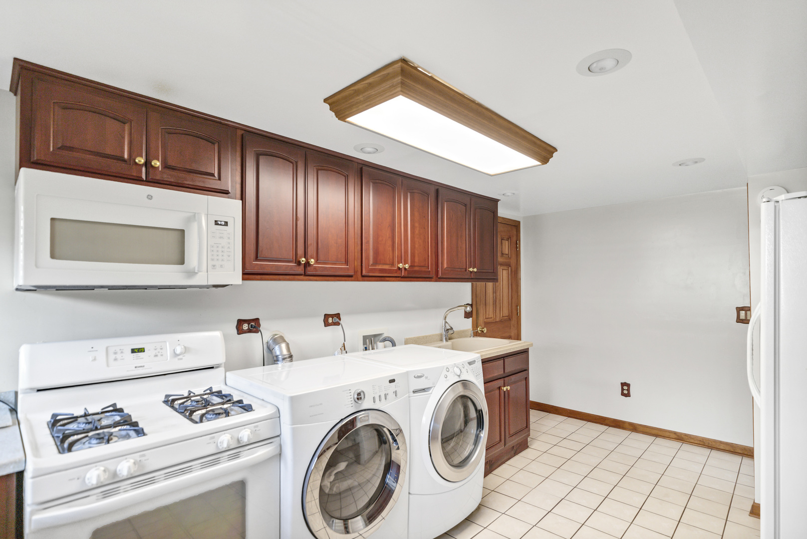 1306 E Best Drive, Arlington Heights, IL 60004