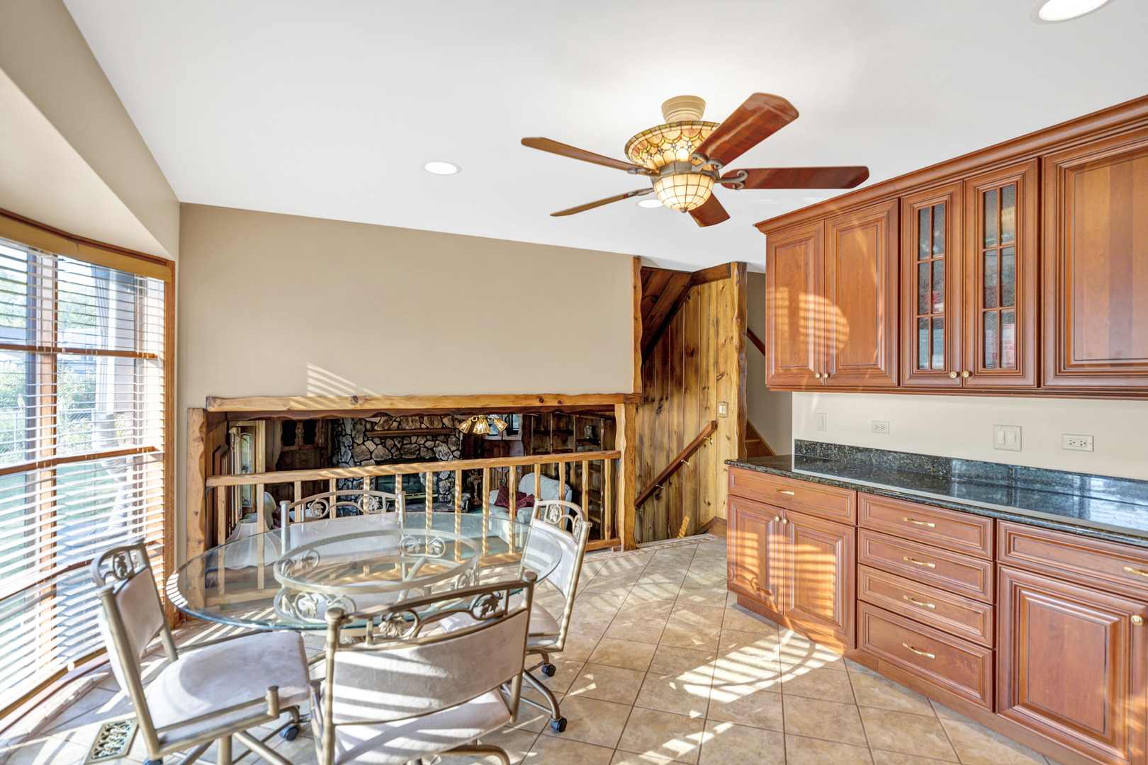 1306 E Best Drive, Arlington Heights, IL 60004