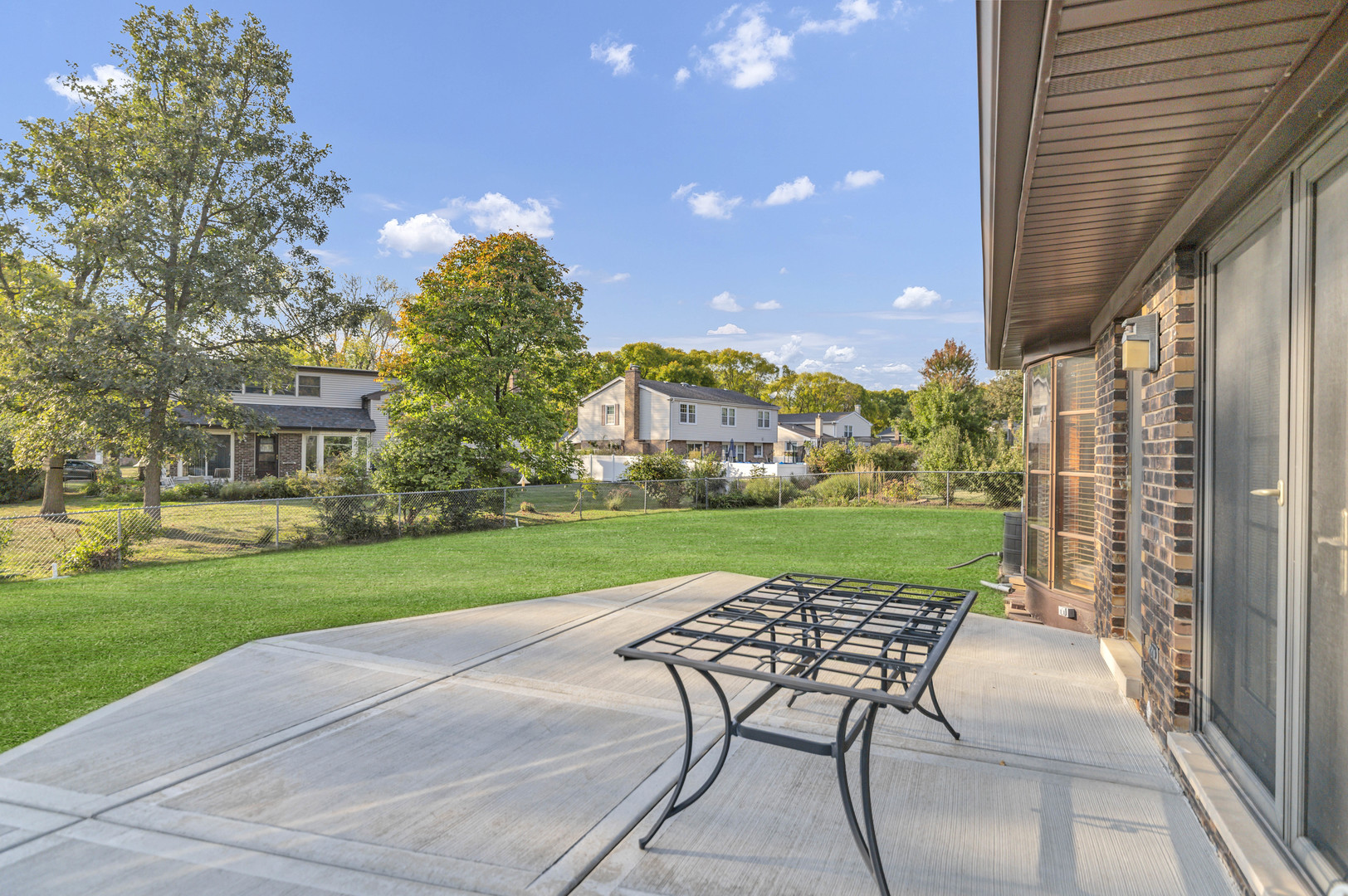 1306 E Best Drive, Arlington Heights, IL 60004