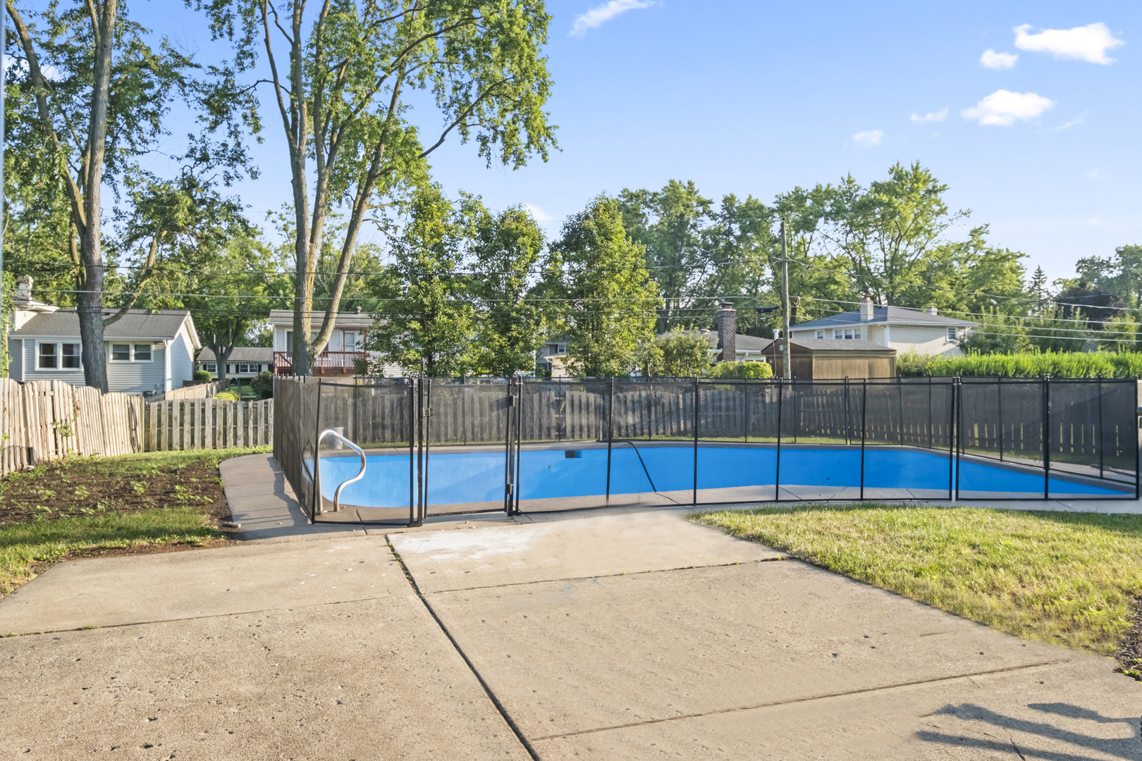 1813 E Wood Lane, Mount Prospect, IL 60056