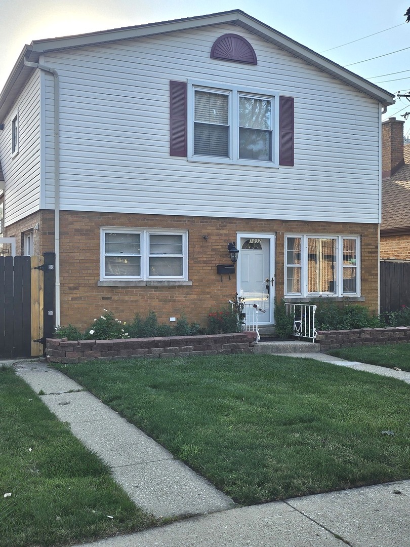 1832 N 23rd Avenue, Melrose Park, IL 60160