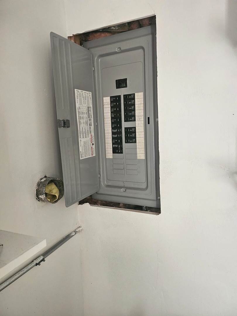 1832 N 23rd Avenue, Melrose Park, IL 60160