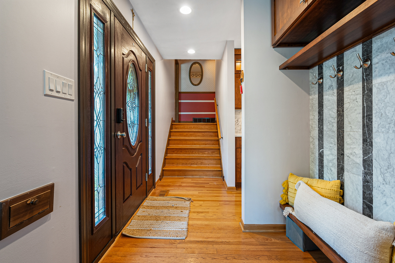 8832 Pleasant Avenue, Hickory Hills, IL 60457