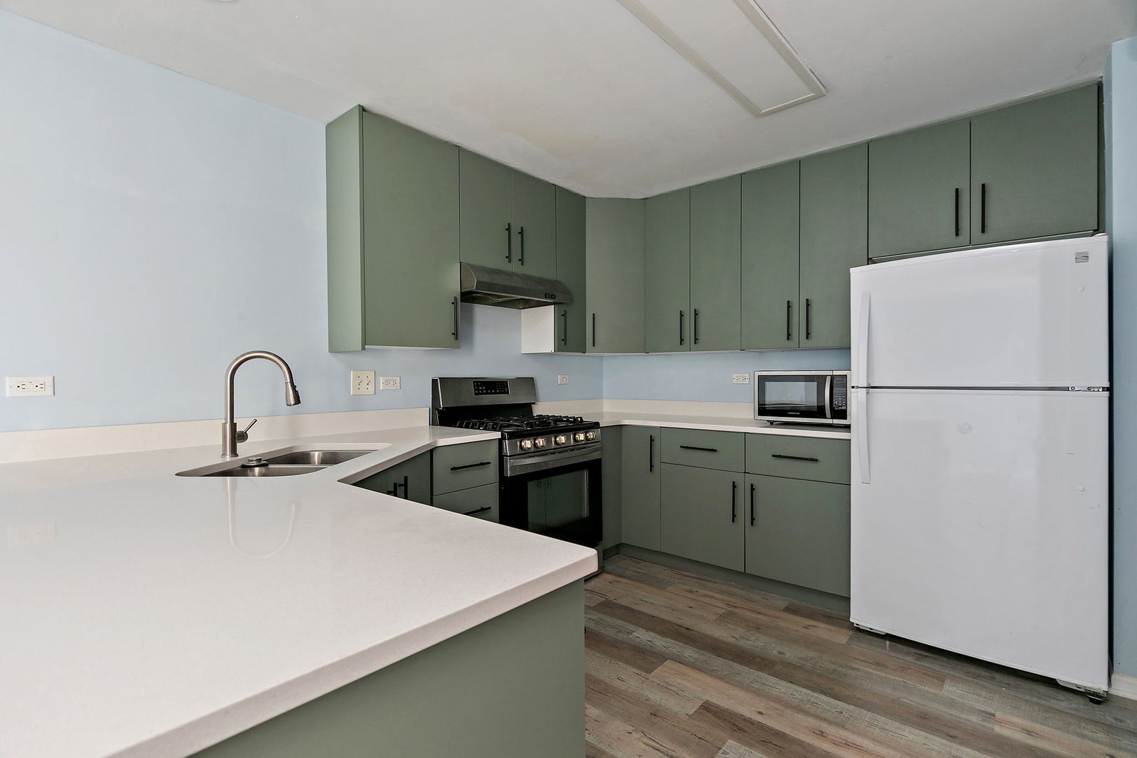 8 Taft Court #A, Streamwood, IL 60107