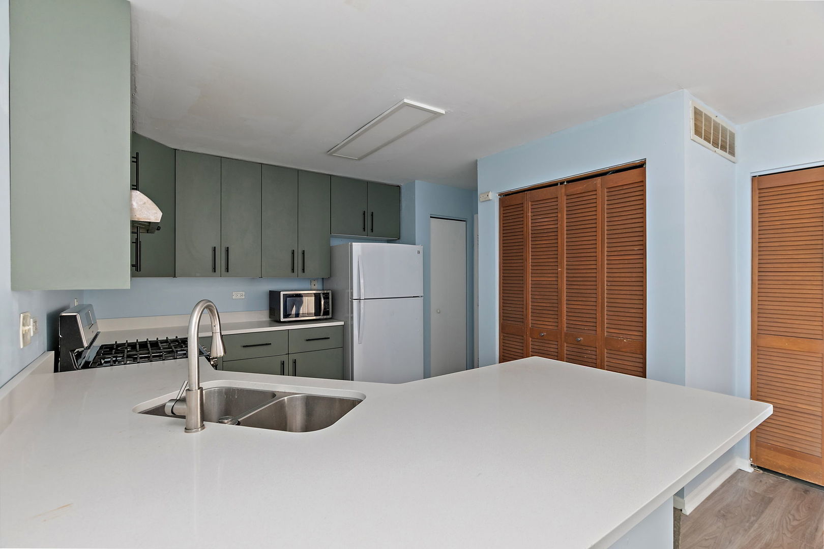 8 Taft Court #A, Streamwood, IL 60107