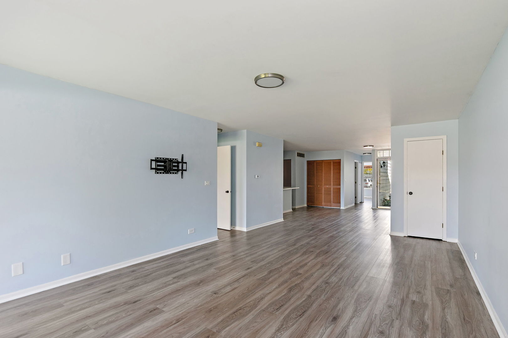 8 Taft Court #A, Streamwood, IL 60107
