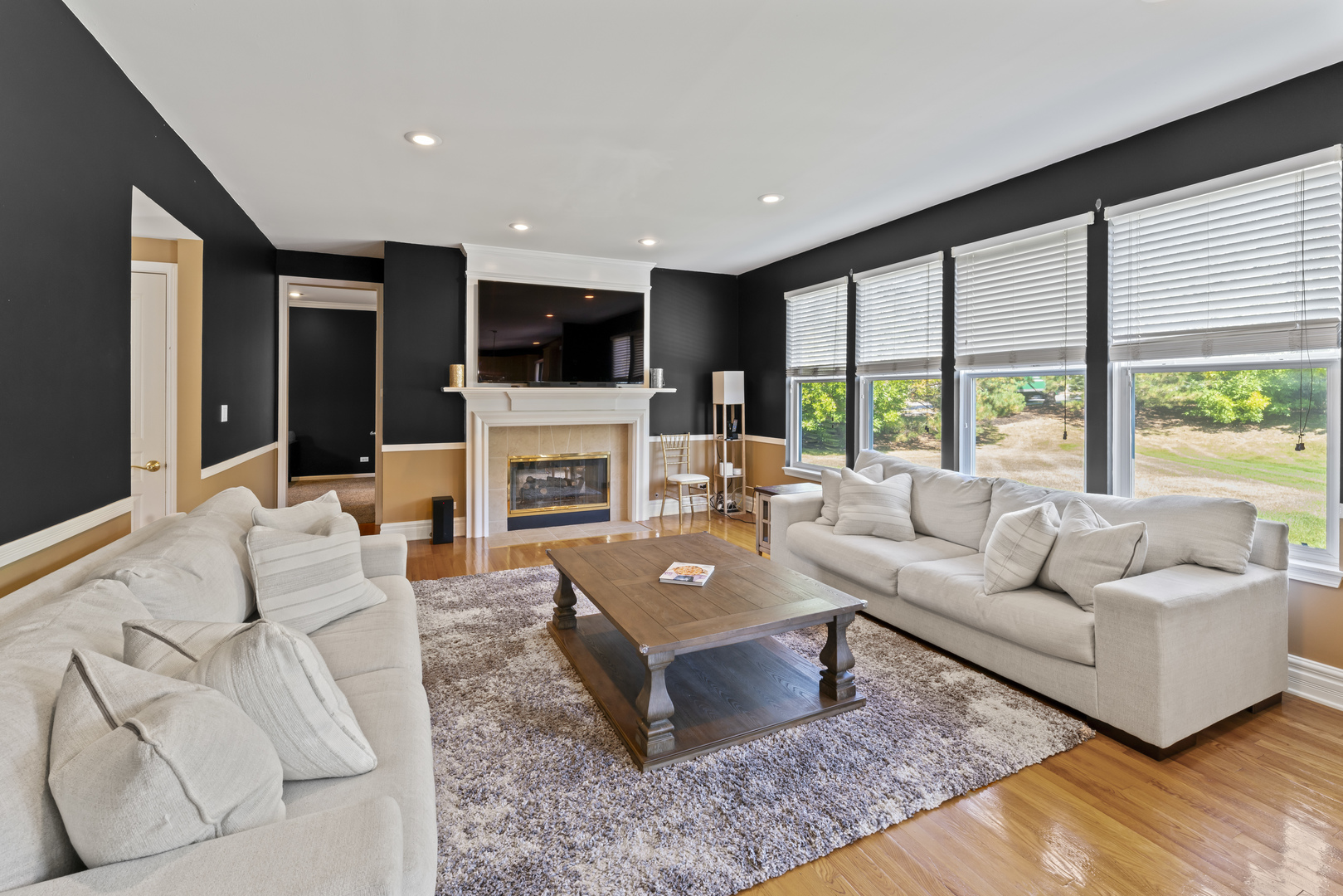 601 Woods Creek Lane, Algonquin, IL 60102