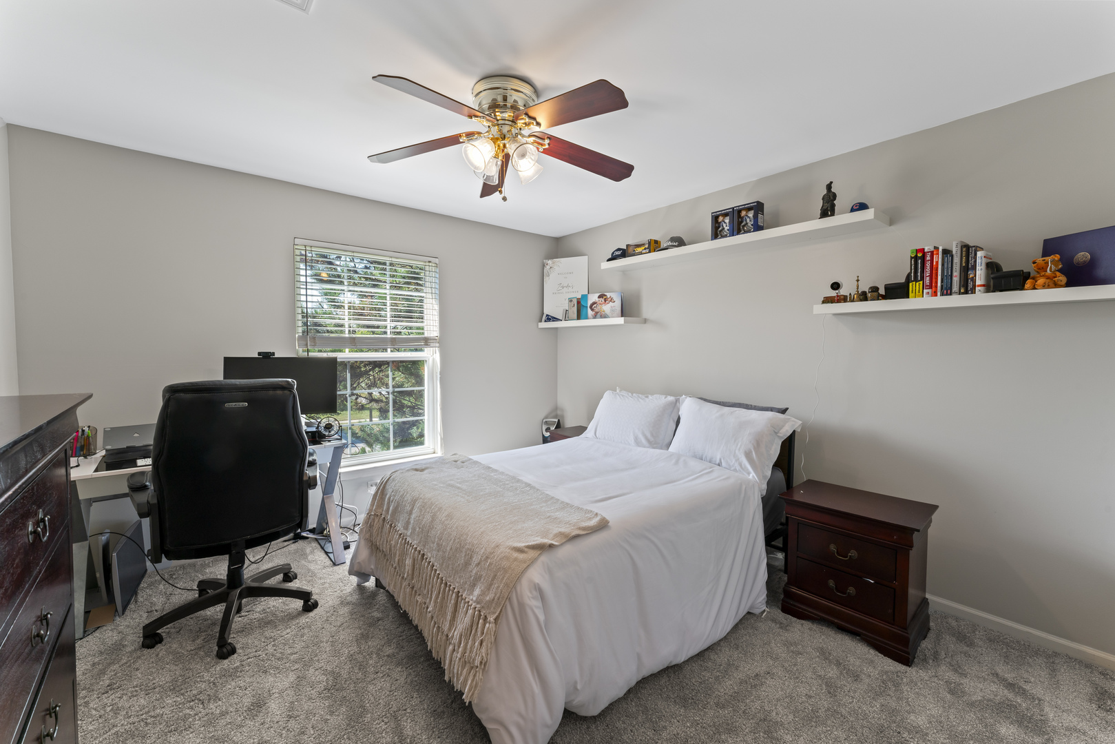 601 Woods Creek Lane, Algonquin, IL 60102