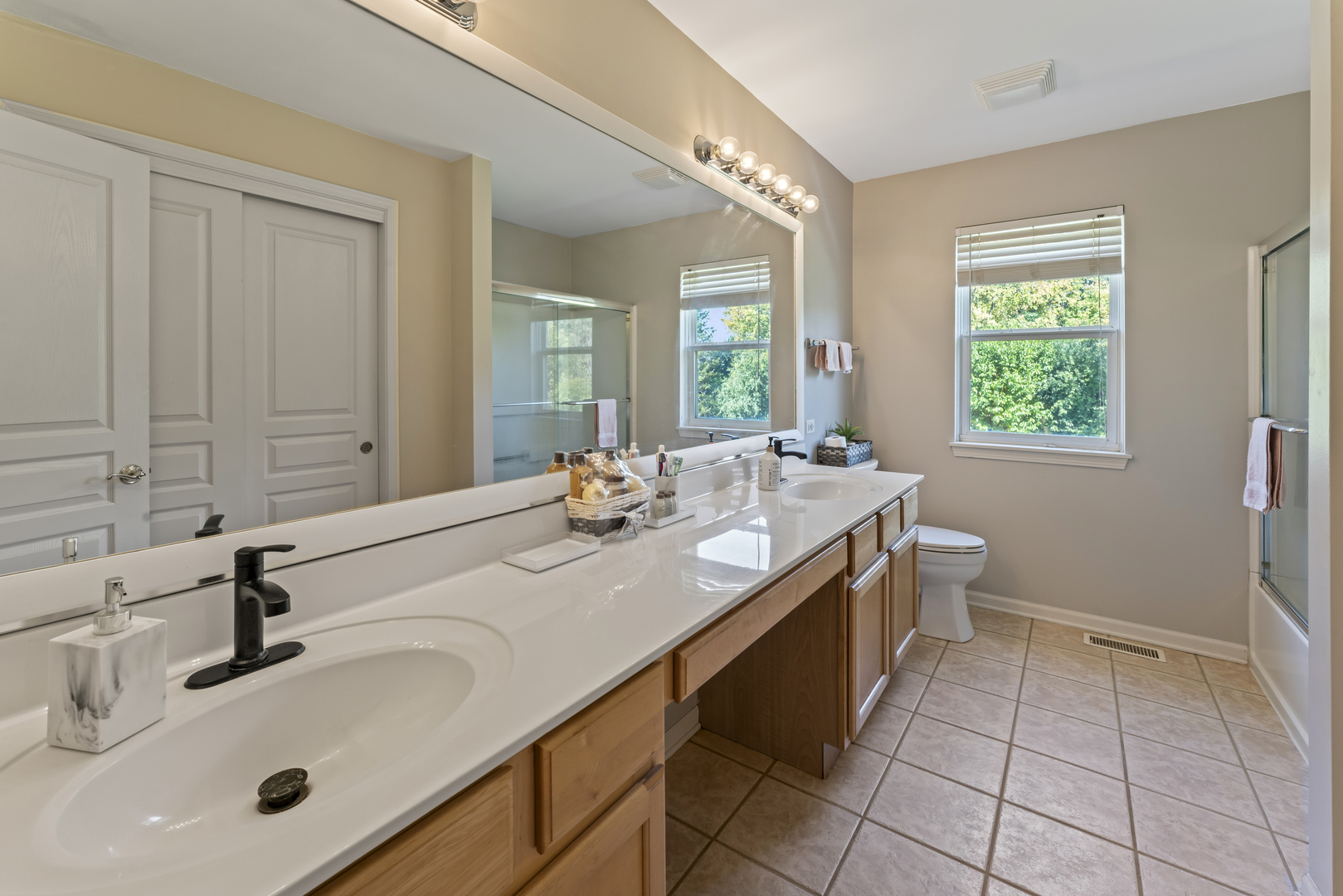 601 Woods Creek Lane, Algonquin, IL 60102